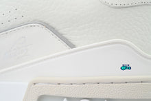 Cargar imagen en el visor de la galería, Louis Vuitton Trainer White Signature