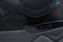 Cargar imagen en el visor de la galería, New Balance 9060 Triple Black Suede