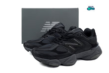 Cargar imagen en el visor de la galería, New Balance 9060 Triple Black Leather
