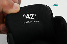 Cargar imagen en el visor de la galería, OFF-WHITE Out Of Office "000" Black Grey White