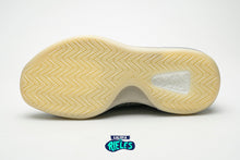 Cargar imagen en el visor de la galería, Adidas Yeezy QNTM Teal Blue