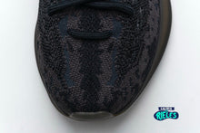 Cargar imagen en el visor de la galería, Yeezy Boost 380 'Onyx Non-Reflective y Reflective'