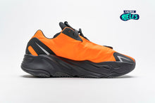 Cargar imagen en el visor de la galería, Yeezy Boost 700 MNVN 'Orange'