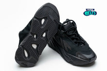 Cargar imagen en el visor de la galería, Yeezy Boost 700 MNVN 'Triple Black'