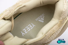 Cargar imagen en el visor de la galería, Yeezy 500 'Super Moon Yellow'
