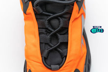 Cargar imagen en el visor de la galería, Yeezy Boost 700 MNVN 'Orange'