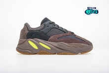 Cargar imagen en el visor de la galería, Yeezy Boost 700 'Mauve'
