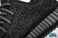 Cargar imagen en el visor de la galería, Yeezy Boost 350 'Pirate Black'