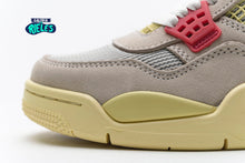 Cargar imagen en el visor de la galería, Jordan 4 Retro Union Guava Ice