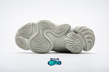 Cargar imagen en el visor de la galería, Yeezy 500 'Salt'