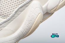 Cargar imagen en el visor de la galería, Yeezy 500 'Bone White'