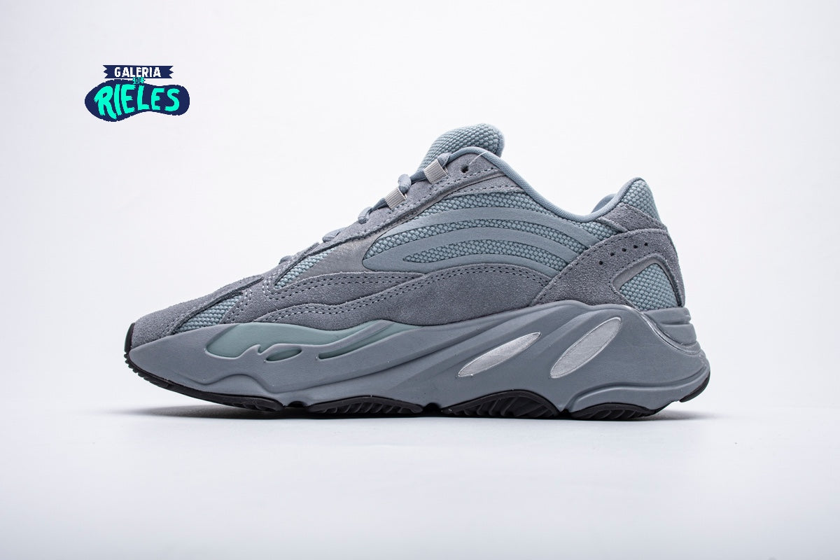 hospital blue yeezy 700