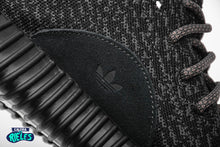 Cargar imagen en el visor de la galería, Yeezy Boost 350 'Pirate Black'