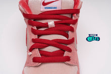 Cargar imagen en el visor de la galería, Dunk Low SB StrangeLove 'Valentine's Day'