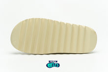 Cargar imagen en el visor de la galería, Yeezy Slide 'Bone'