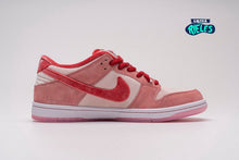 Cargar imagen en el visor de la galería, Dunk Low SB StrangeLove 'Valentine's Day'