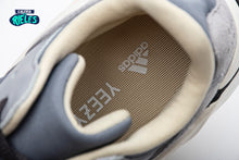 Cargar imagen en el visor de la galería, Yeezy Boost 700 'Magnet'