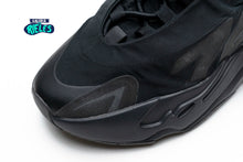 Cargar imagen en el visor de la galería, Yeezy Boost 700 MNVN 'Triple Black'