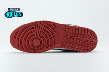 Cargar imagen en el visor de la galería, Jordan 1 Low 'Black Toe'