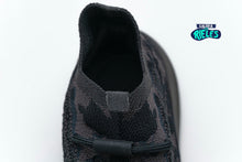 Cargar imagen en el visor de la galería, Yeezy Boost 380 'Onyx Non-Reflective y Reflective'