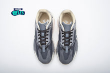 Cargar imagen en el visor de la galería, Yeezy Boost 700 'Magnet'
