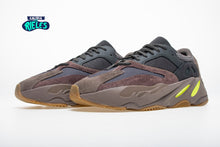 Cargar imagen en el visor de la galería, Yeezy Boost 700 'Mauve'