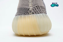 Cargar imagen en el visor de la galería, Yeezy Boost 350 V2 'Ash Pearl'