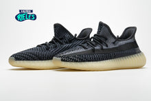 Cargar imagen en el visor de la galería, Yeezy Boost 350 V2 Carbon