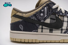 Cargar imagen en el visor de la galería, Travis Scott x SB Dunk Low PRM QS 'Cactus Jack'.