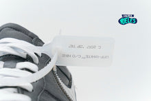Cargar imagen en el visor de la galería, Nike Air Force 1 '07 Virgil x MoMA (With Socks)