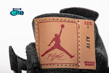 Cargar imagen en el visor de la galería, Jordan 4 Retro Levi's Black Denim