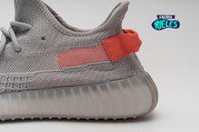Cargar imagen en el visor de la galería, Yeezy Boost 350 V2 Tail Light