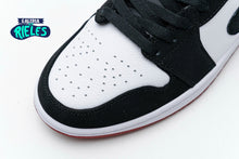Cargar imagen en el visor de la galería, Jordan 1 Low 'Black Toe'