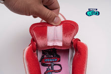 Cargar imagen en el visor de la galería, Dunk Low SB StrangeLove 'Valentine's Day'