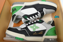 Cargar imagen en el visor de la galería, Louis Vuitton LV Trainer Green Grey Black
