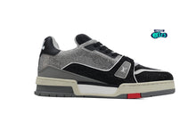 Cargar imagen en el visor de la galería, Louis Vuitton LV Trainer Black Grey Crystal
