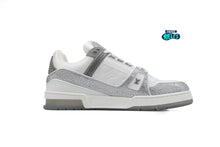 Cargar imagen en el visor de la galería, Louis Vuitton LV Trainer Grey Crystals
