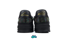 Cargar imagen en el visor de la galería, LV Trainer Black Crystals
