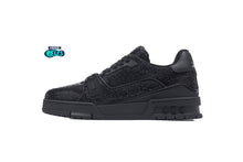 Cargar imagen en el visor de la galería, Louis Vuitton Trainer Triple Black Crystal
