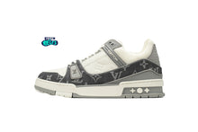 Cargar imagen en el visor de la galería, Louis Vuitton Trainer Monogram Denim Grey White
