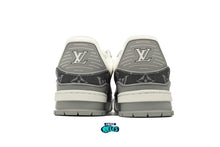 Cargar imagen en el visor de la galería, Louis Vuitton Trainer Monogram Denim Grey White
