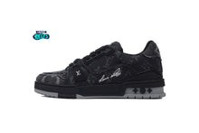Cargar imagen en el visor de la galería, Louis Vuitton LV Trainer Black Monogram Denim
