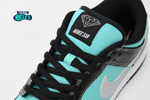 Cargar imagen en el visor de la galería, Nike SB Dunk Low Diamond Supply Co.
