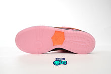 Cargar imagen en el visor de la galería, Nike SB Dunk The Powerpuff Girls “Blossom”
