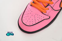 Cargar imagen en el visor de la galería, Nike SB Dunk The Powerpuff Girls “Blossom”
