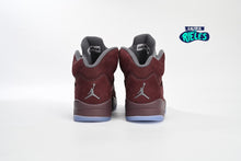 Cargar imagen en el visor de la galería, Jordan 5 Retro Burgundy
