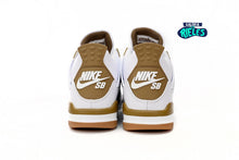 Cargar imagen en el visor de la galería, Air Jordan 4 x Nike SB Brown
