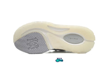 Cargar imagen en el visor de la galería, AMIRI MA-1 Alabaster
