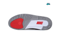 Cargar imagen en el visor de la galería, Jordan 3 Retro Fire Red
