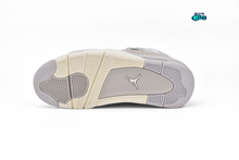 Cargar imagen en el visor de la galería, Jordan 4 Retro Frozen Moments
